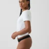 String en coton stretch bio ultra-doux avec bordure en dentelle