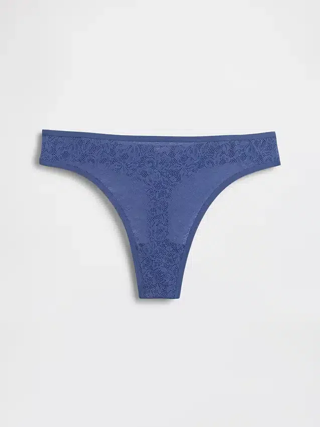 String en dentelle