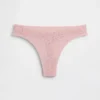 String en dentelle