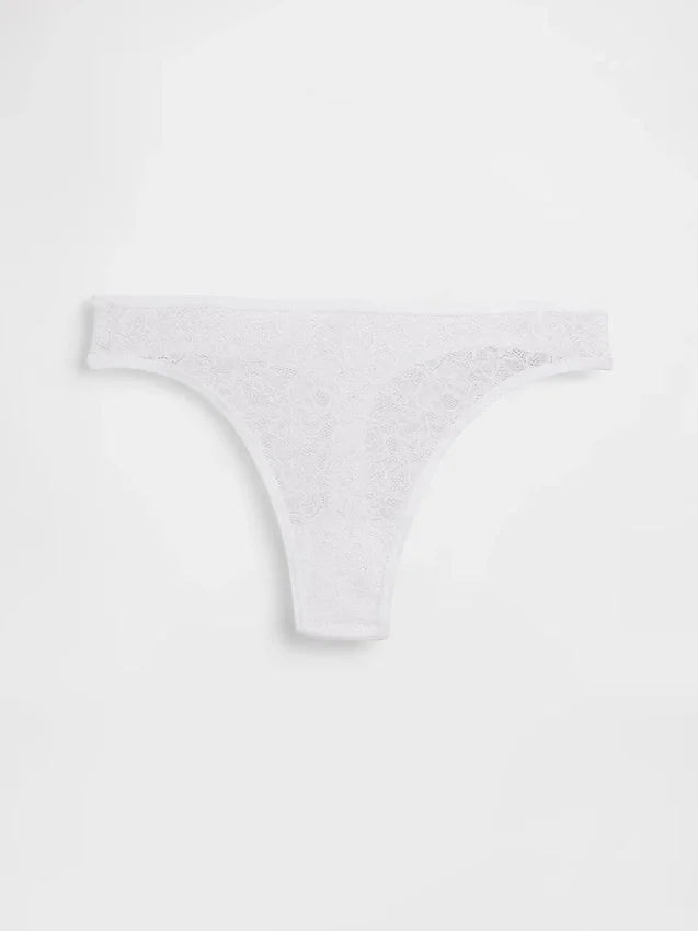 String en dentelle