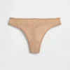 String en dentelle
