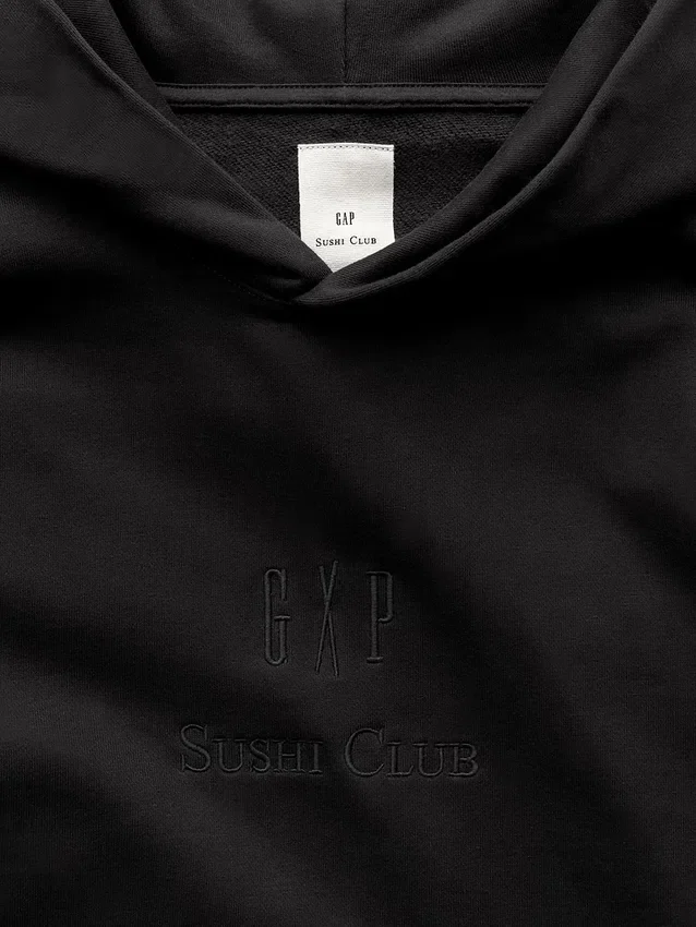 Sweat à capuche épais GAP × Sushi Club avec logo