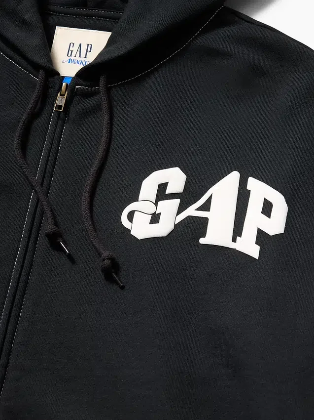 Sweat à capuche zippé oversize épais GAP × Awake Ny avec logo