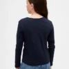 T-shirt ajusté pour enfant avec nœud et encolure en forme de trou de serrure