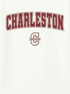 T-shirt avec motif secondaire représentant l’Arch Logo du College of Charleston