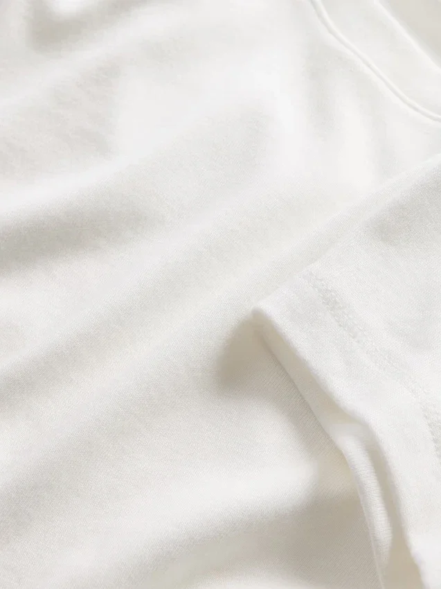 T-shirt court moderne