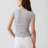 T-shirt à côtes moderne