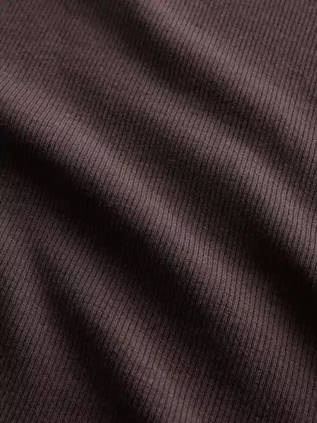 T-shirt à côtes moderne