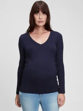 T-shirt de maternité moderne à col en V
