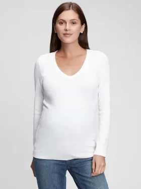 T-shirt de maternité moderne à col en V