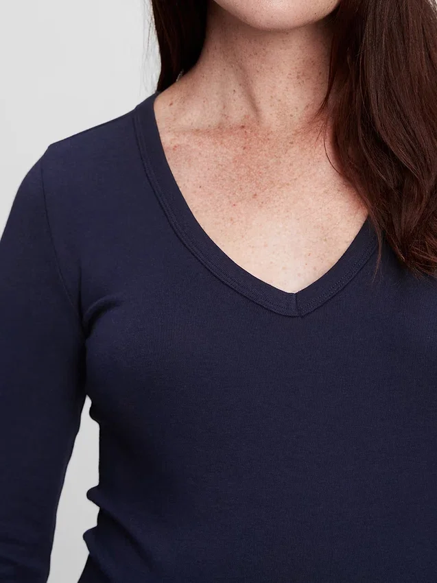 T-shirt de maternité moderne à col en V