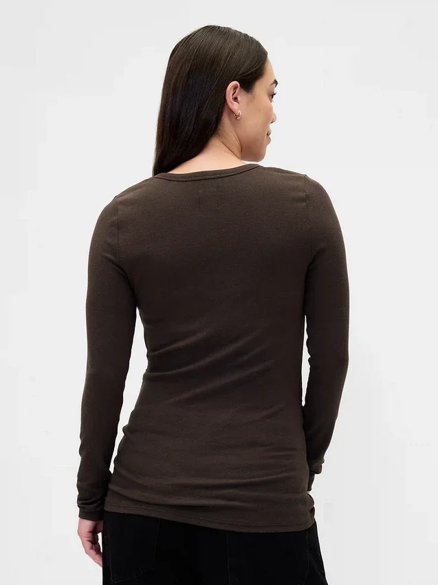 T-shirt de maternité moderne à col rond