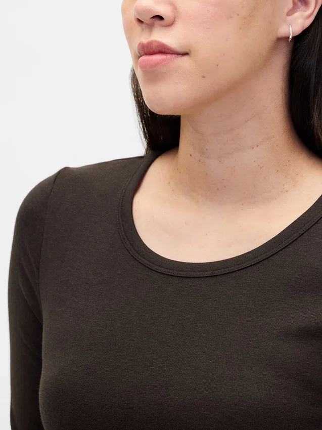 T-shirt de maternité moderne à col rond