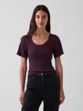 T-shirt à encolure dégagée et côtes