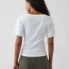 T-shirt à encolure dégagée et côtes