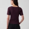 T-shirt à encolure dégagée et côtes