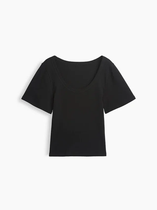 T-shirt à encolure dégagée et côtes