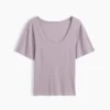 T-shirt à encolure dégagée et côtes