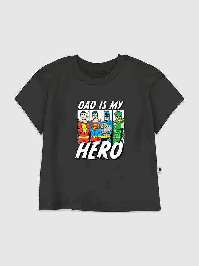 T-shirt graphique « Justice League Hero Dad » de DC Comics pour tout-petits