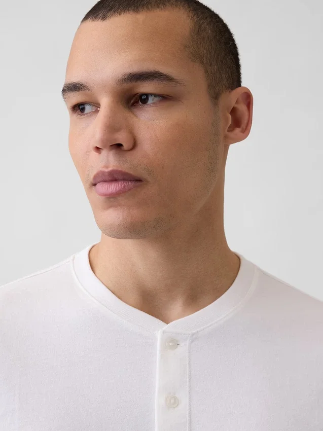 T-shirt Henley décontracté