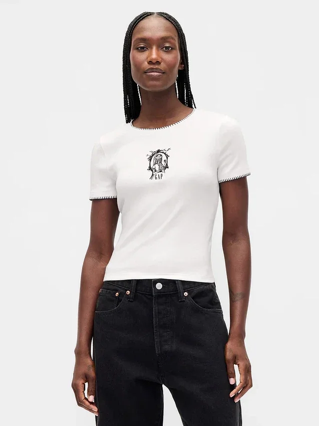 T-shirt moderne ajusté « L'Étrange Noël de Tim Burton » par GAP × Disney