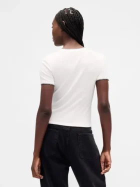 T-shirt moderne ajusté « L’Étrange Noël de Tim Burton » par GAP × Disney