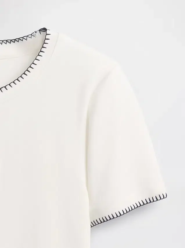 T-shirt moderne ajusté « L'Étrange Noël de Tim Burton » par GAP × Disney