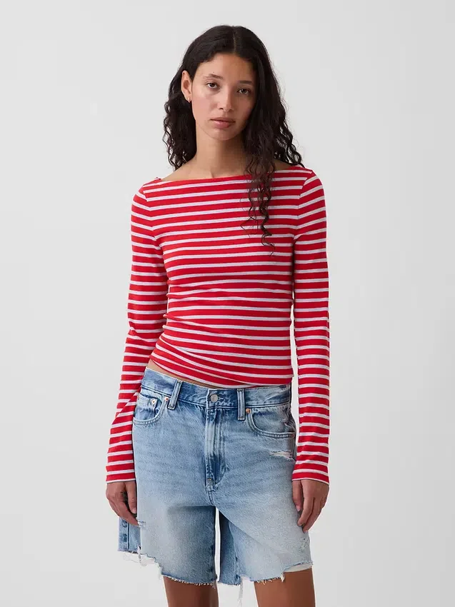 T-shirt moderne à col bateau