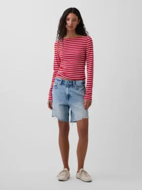 T-shirt moderne à col bateau