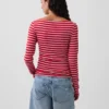 T-shirt moderne à col bateau