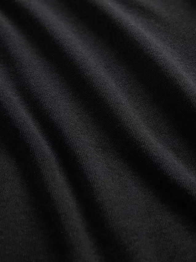 T-shirt moderne à col bateau