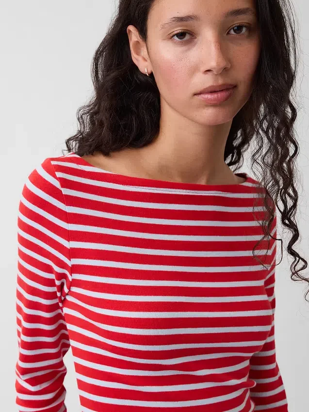 T-shirt moderne à col bateau