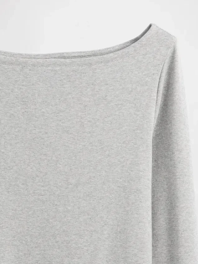 T-shirt moderne à col bateau
