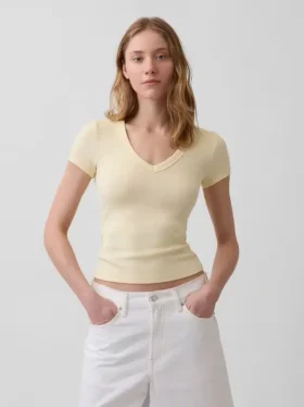 T-shirt moderne à col en V