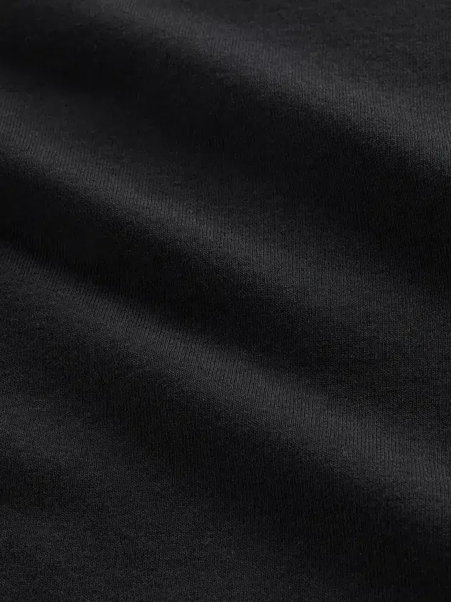 T-shirt moderne à col en V