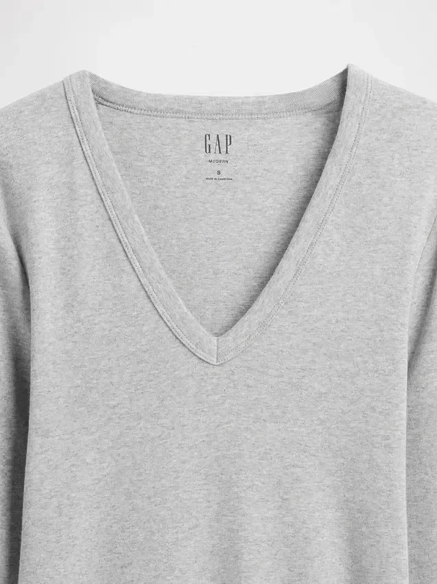 T-shirt moderne à col en V