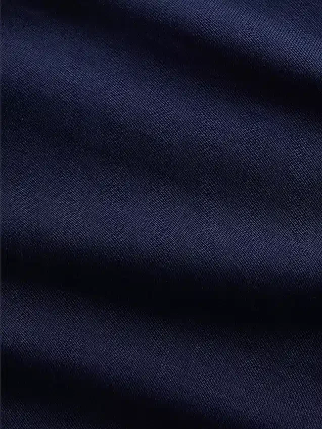 T-shirt moderne à col en V
