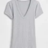 T-shirt moderne à col en V