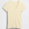 T-shirt moderne à col en V