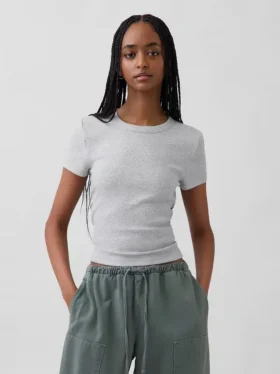 T-shirt moderne à col rond