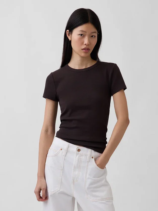 T-shirt moderne à col rond