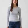 T-shirt moderne à col rond