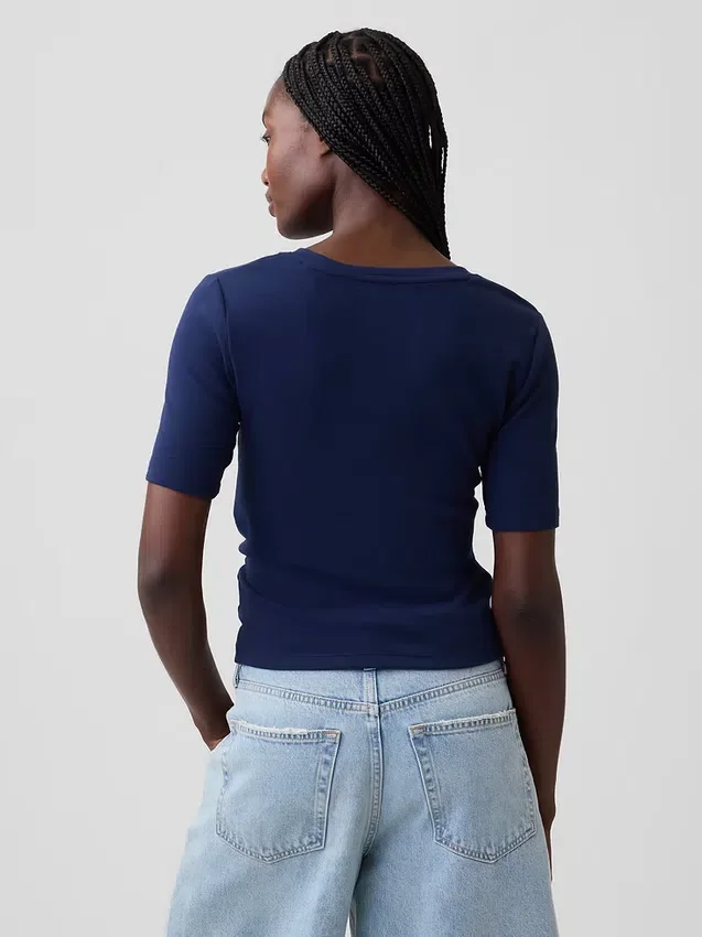 T-shirt moderne à col rond
