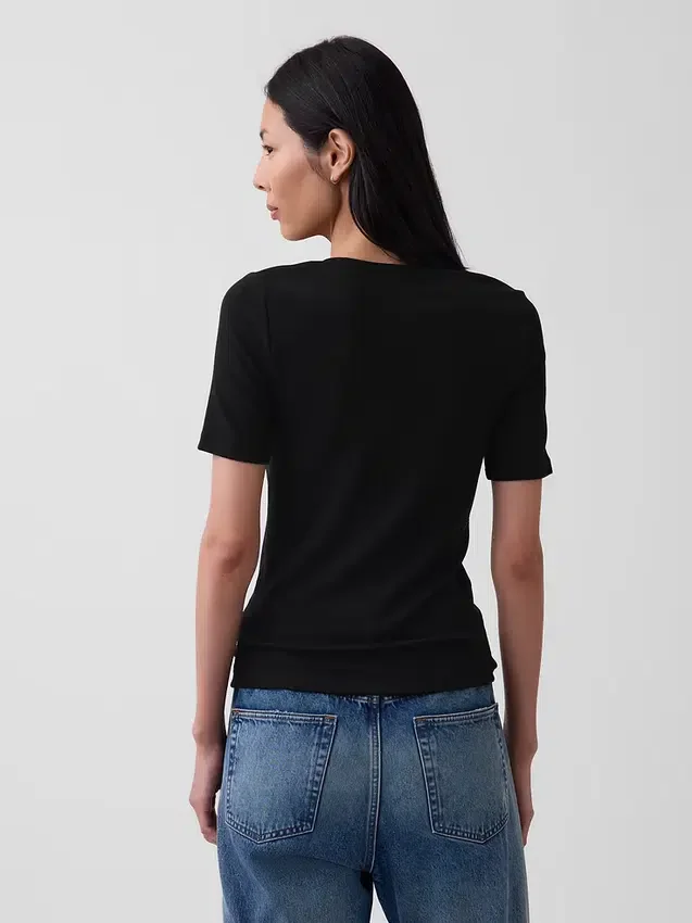 T-shirt moderne à col rond