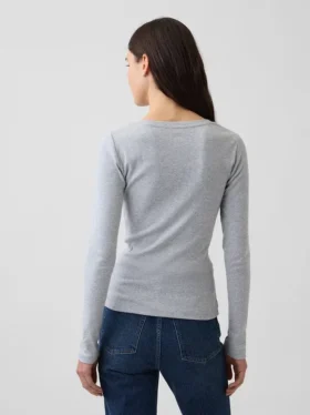 T-shirt moderne à col rond