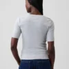 T-shirt moderne à col rond