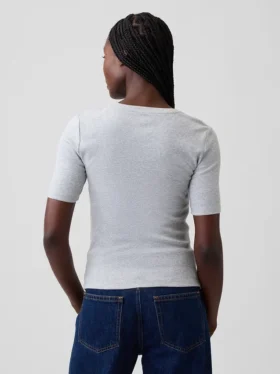 T-shirt moderne à col rond