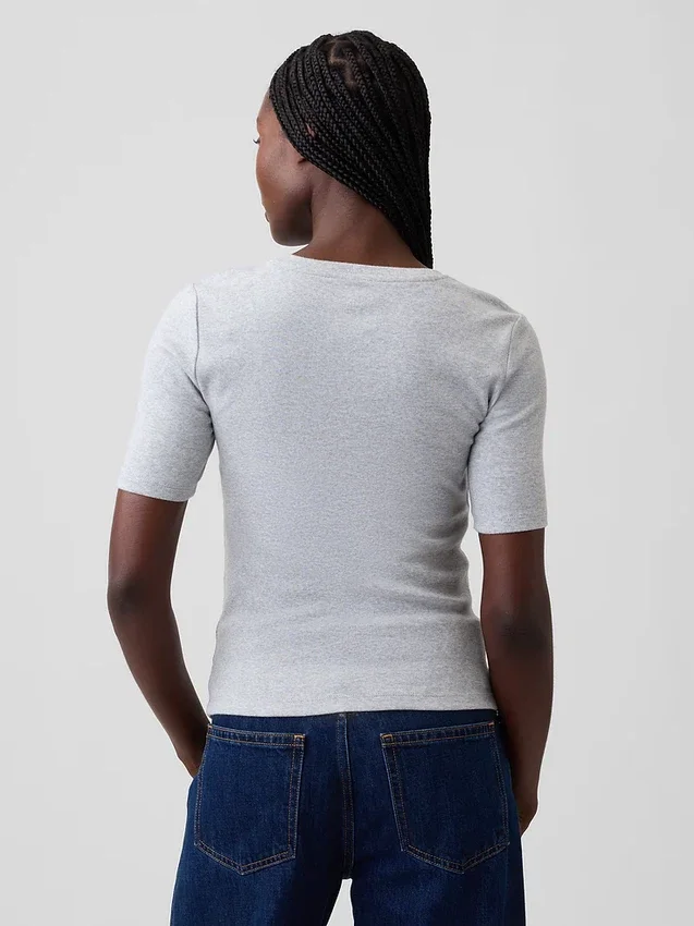 T-shirt moderne à col rond