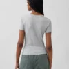 T-shirt moderne à col rond
