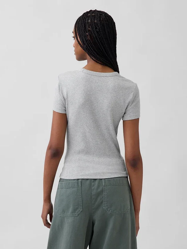 T-shirt moderne à col rond